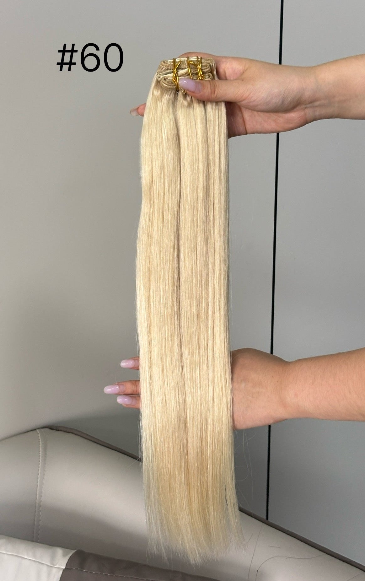 Clip-in extensions van echt haar in kleur #60 | BaddieBundlesStore