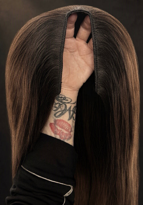 Binnenkant V-Part Wig: V-vormige opening met clips, 250g Remy human hair in balayage 