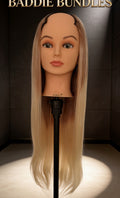 BB Express V-Part Wig kleur #8T60 voorkant op paspop | echt haar | BaddieBundlesStore