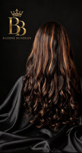 U Part Wig 24 inch in dark brown met light brown highlights - naadloze blend voor een natuurlijke volle look