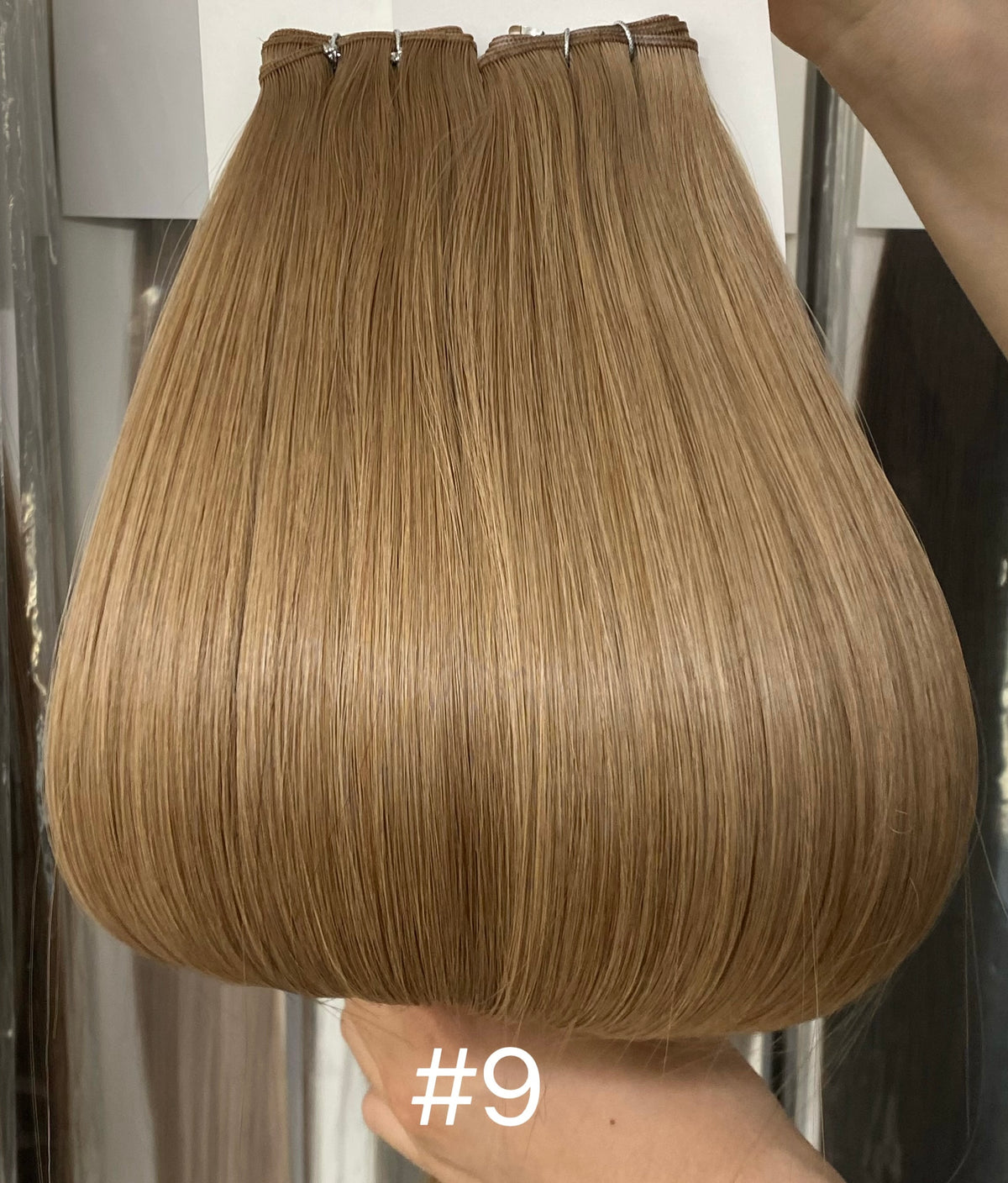Kleurvoorbeeld van echt haar in kleur #9 | BaddieBundlesStore