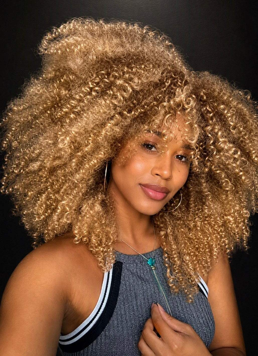 BB Curls V-Part Wig Lichte Kleuren | Krullen & Straight | 250g-300g | Virgin Human Hair | Op Maat